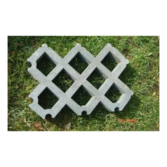 Dalles d'engazonnement emboîtante